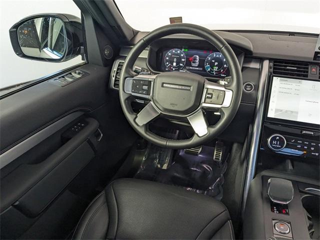 used 2022 Land Rover Discovery car, priced at $44,000