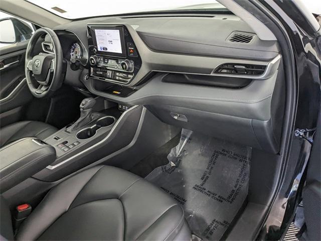 used 2024 Toyota Highlander car, priced at $38,895