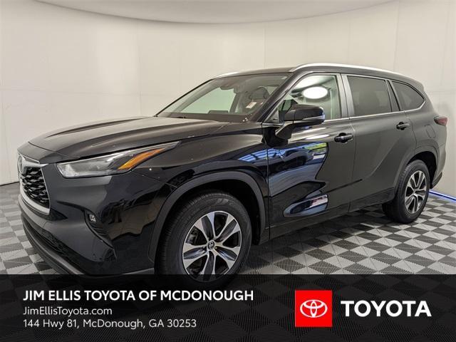 used 2024 Toyota Highlander car, priced at $38,895