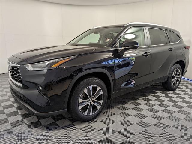 used 2024 Toyota Highlander car, priced at $38,895