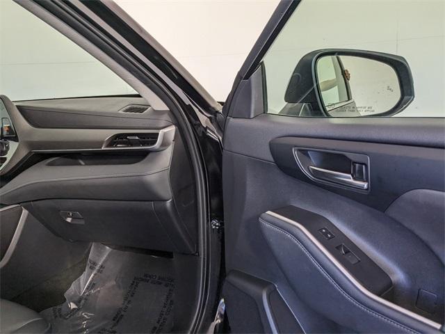 used 2024 Toyota Highlander car, priced at $38,895
