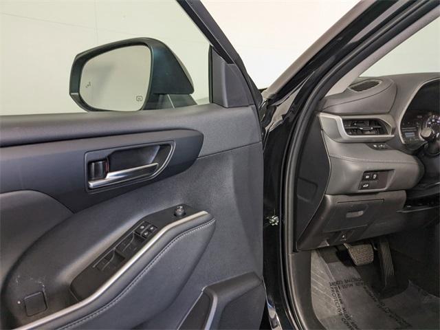 used 2024 Toyota Highlander car, priced at $38,895