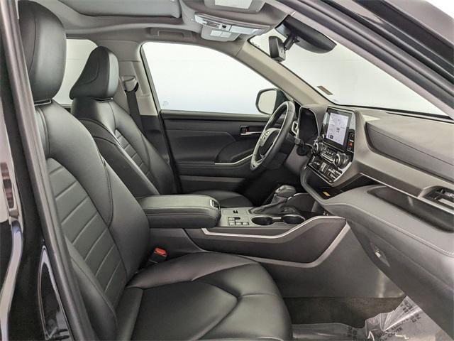 used 2024 Toyota Highlander car, priced at $38,895