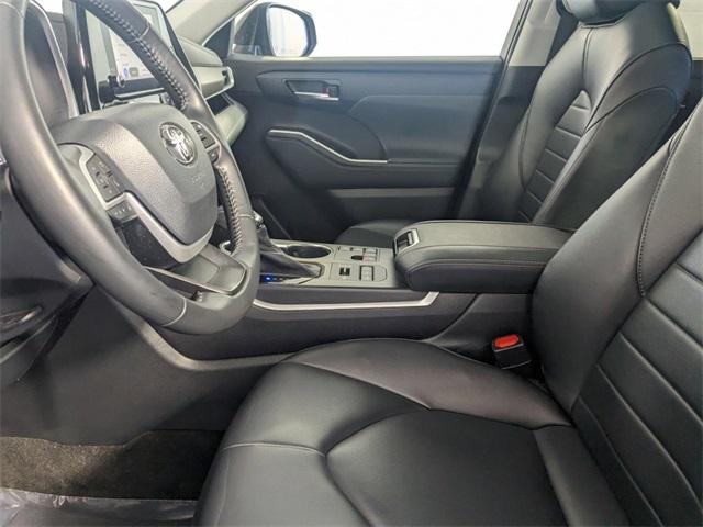 used 2023 Toyota Highlander car, priced at $33,600