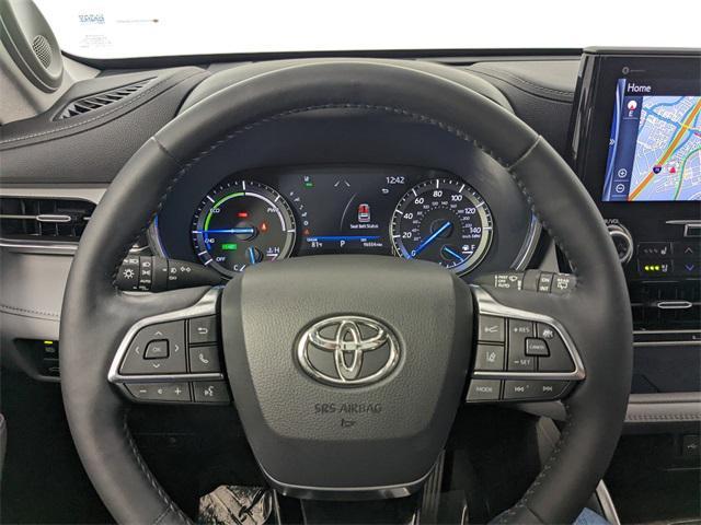 used 2020 Toyota Highlander Hybrid car, priced at $35,000