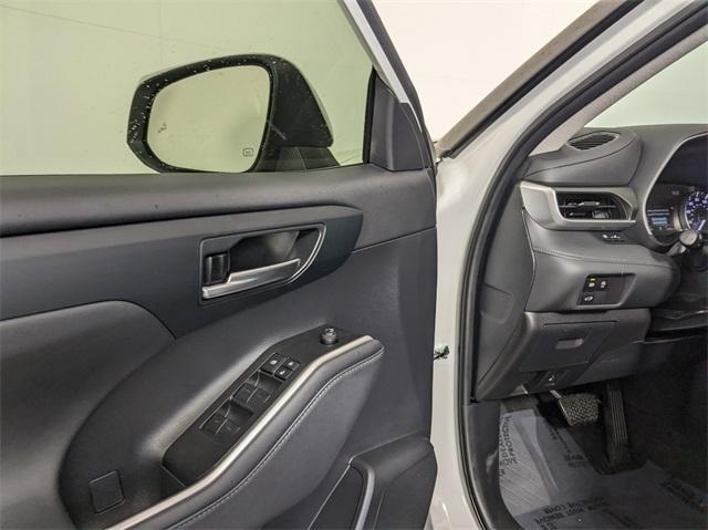 used 2024 Toyota Highlander car, priced at $45,000