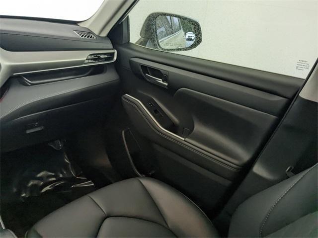 used 2024 Toyota Highlander car, priced at $45,000