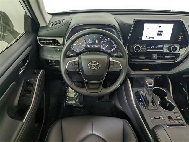used 2024 Toyota Highlander car, priced at $45,000