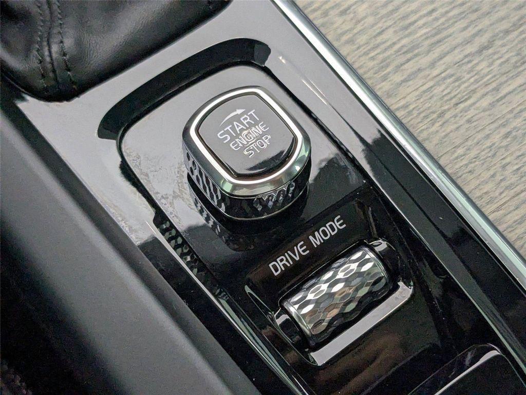 used 2021 Volvo XC60 car, priced at $24,991