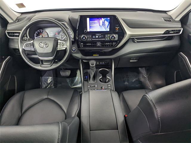 used 2023 Toyota Highlander car, priced at $38,500
