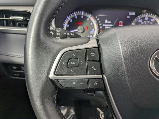 used 2023 Toyota Highlander car, priced at $38,500