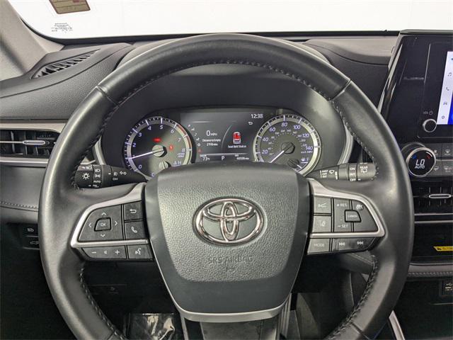used 2023 Toyota Highlander car, priced at $38,500