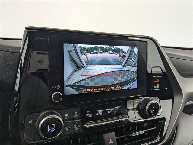 used 2023 Toyota Highlander car, priced at $38,500