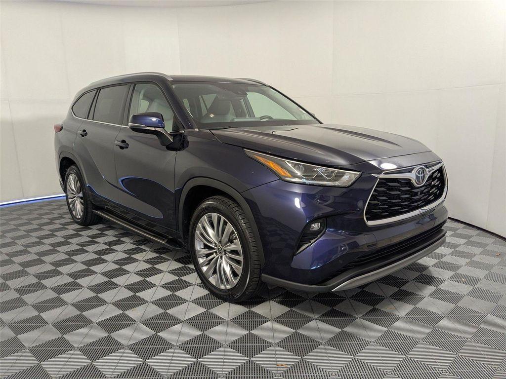used 2022 Toyota Highlander car, priced at $40,991
