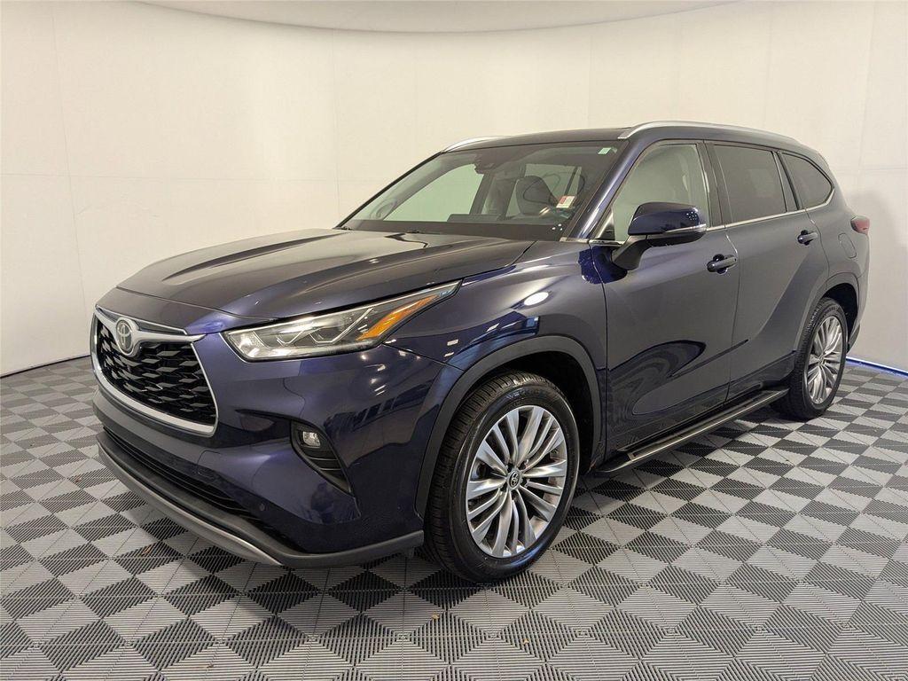 used 2022 Toyota Highlander car, priced at $40,991