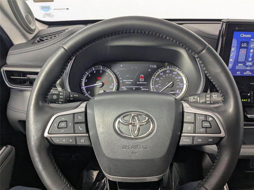 used 2022 Toyota Highlander car, priced at $40,991