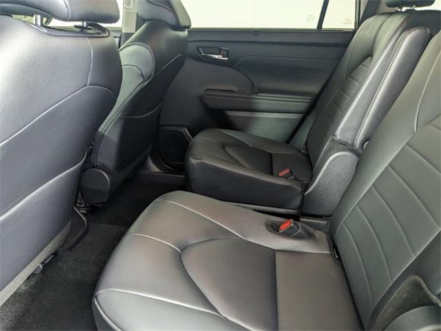 used 2024 Toyota Highlander car, priced at $43,154