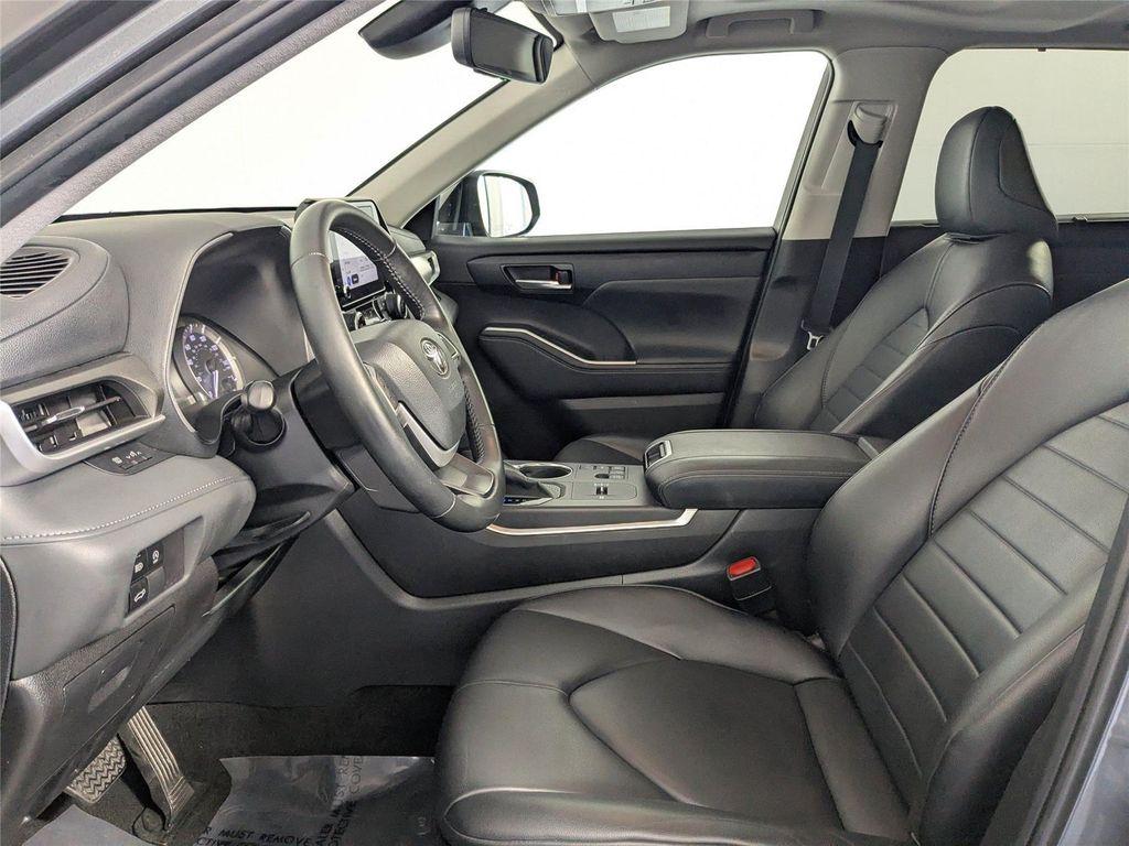 used 2024 Toyota Highlander car, priced at $41,991