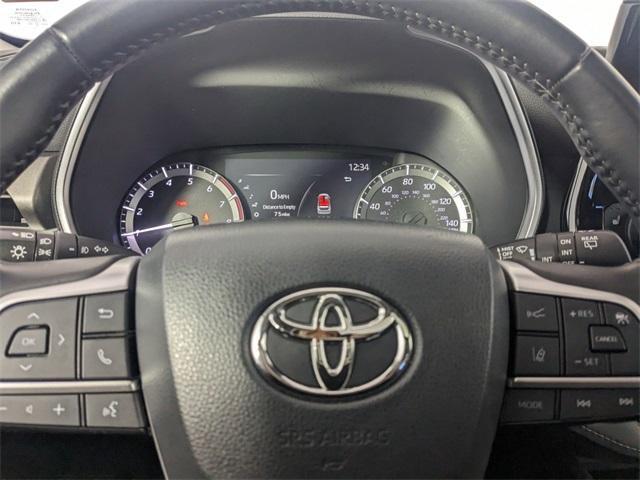 used 2023 Toyota Highlander car, priced at $39,900