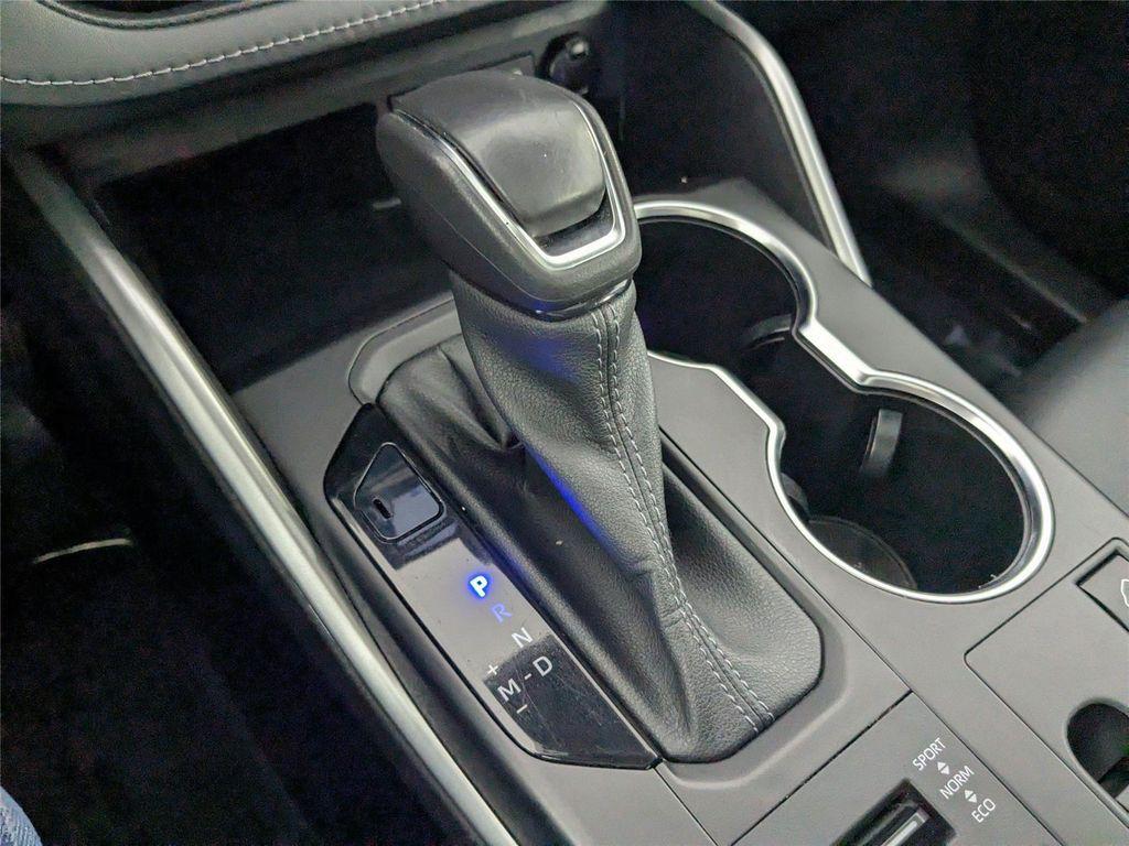 used 2023 Toyota Highlander car, priced at $35,800