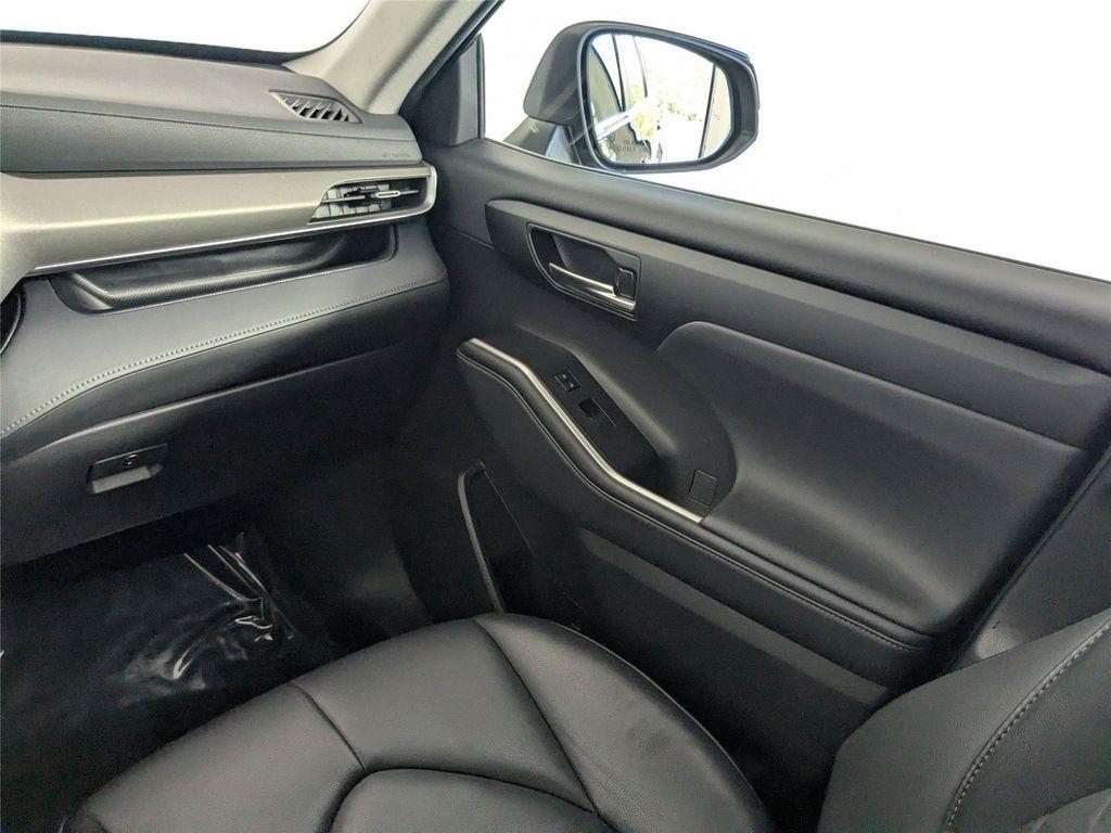 used 2023 Toyota Highlander car, priced at $35,800