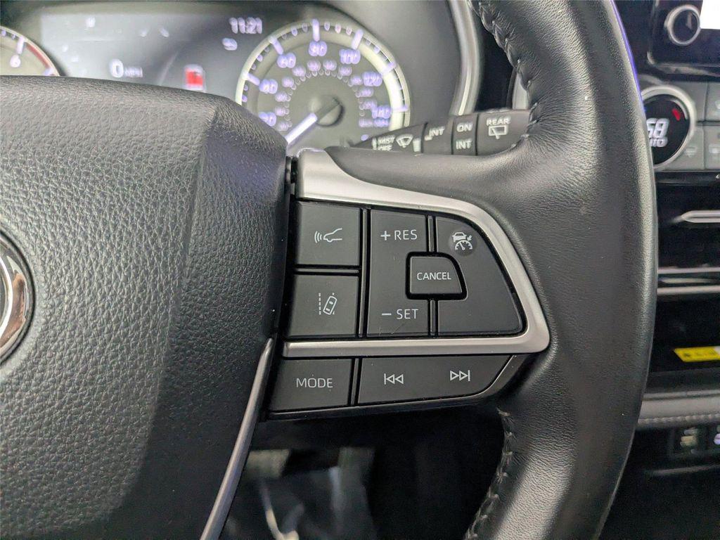 used 2023 Toyota Highlander car, priced at $35,800