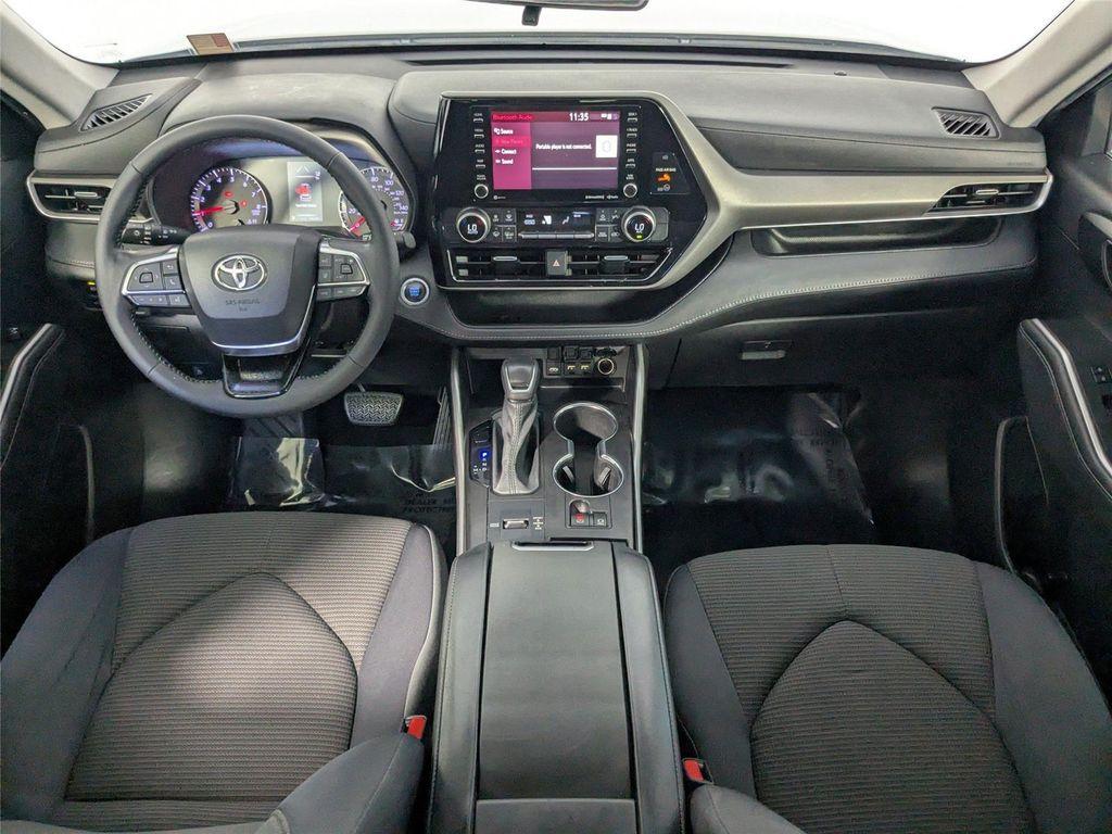 used 2021 Toyota Highlander car, priced at $25,900