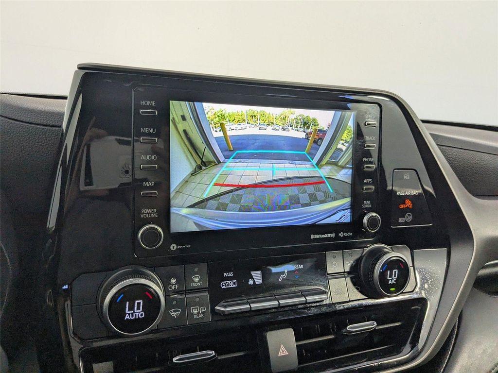 used 2021 Toyota Highlander car, priced at $25,900