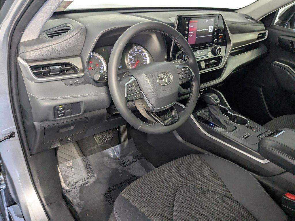 used 2021 Toyota Highlander car, priced at $25,900