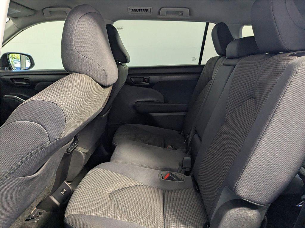 used 2021 Toyota Highlander car, priced at $25,900