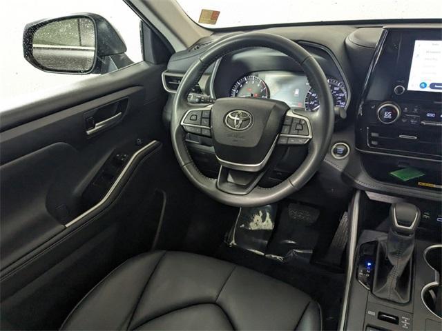 used 2024 Toyota Highlander car, priced at $45,397