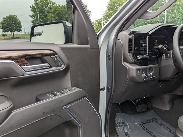 used 2024 GMC Sierra 1500 car, priced at $43,900
