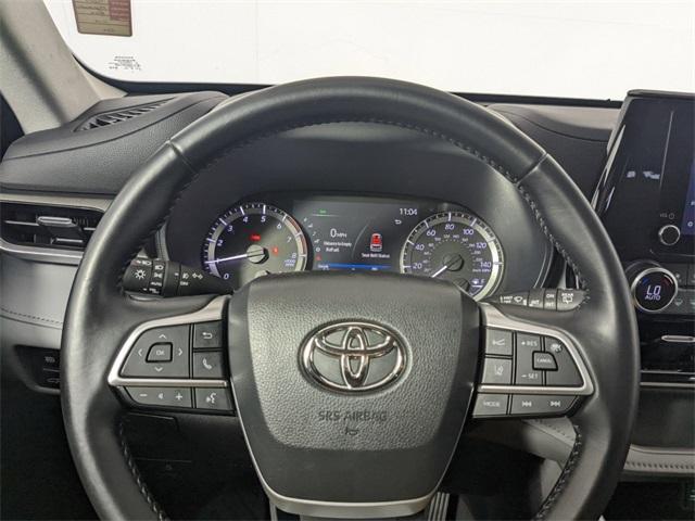 used 2023 Toyota Highlander car, priced at $33,200