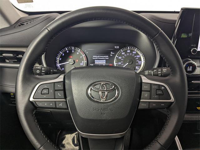 used 2024 Toyota Highlander car, priced at $40,500