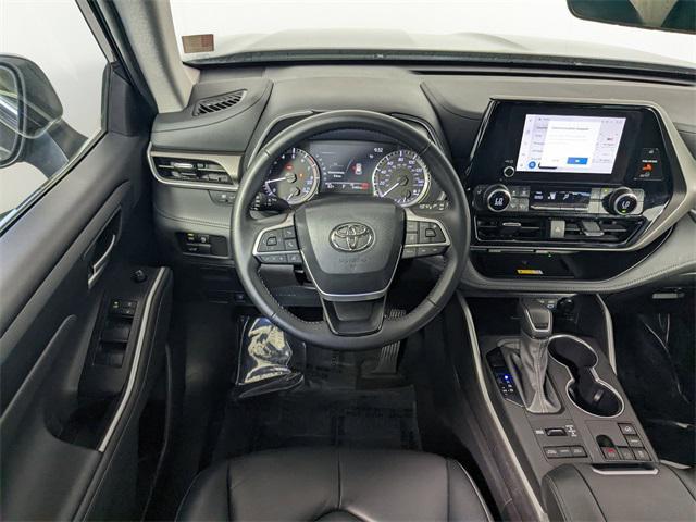 used 2024 Toyota Highlander car, priced at $40,500