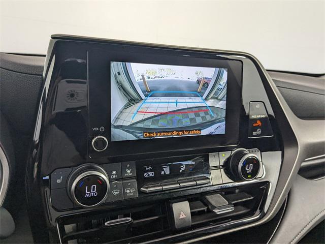 used 2024 Toyota Highlander car, priced at $40,500