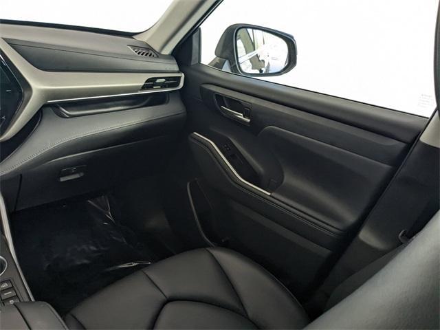 used 2024 Toyota Highlander car, priced at $44,000