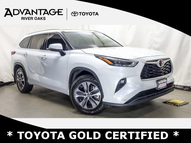 used 2022 Toyota Highlander car, priced at $35,705