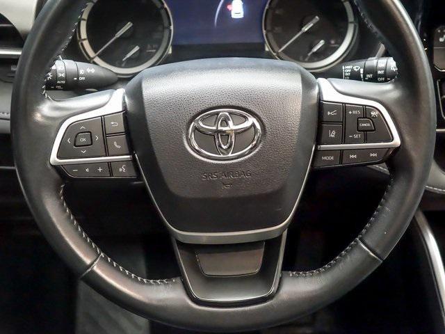 used 2022 Toyota Highlander car, priced at $35,705