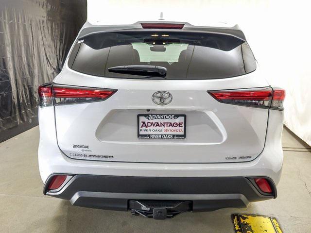 used 2022 Toyota Highlander car, priced at $35,705