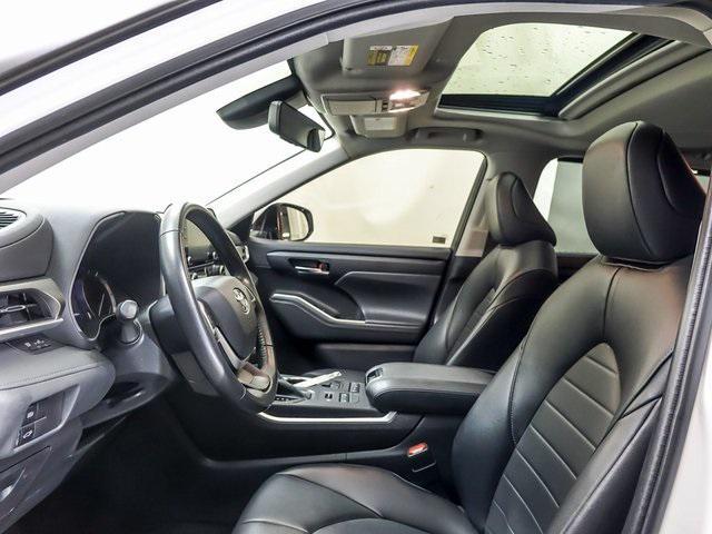 used 2022 Toyota Highlander car, priced at $35,705