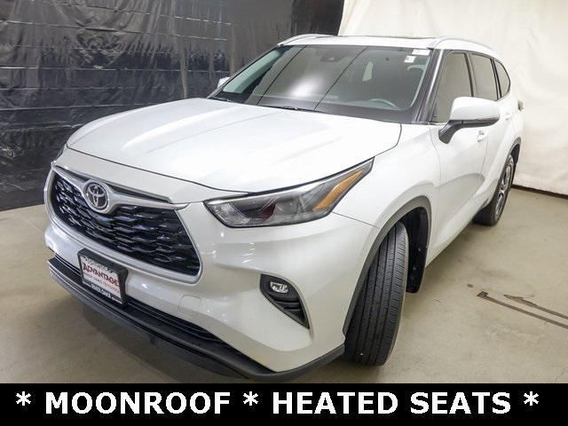 used 2022 Toyota Highlander car, priced at $35,705