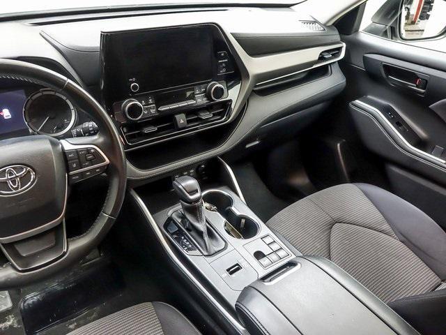 used 2023 Toyota Highlander car, priced at $31,900