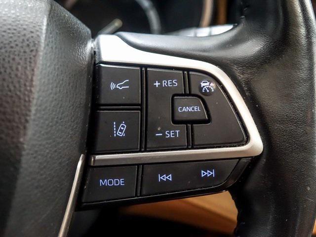 used 2022 Toyota Highlander car, priced at $37,264