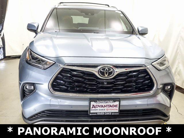 used 2022 Toyota Highlander car, priced at $37,264