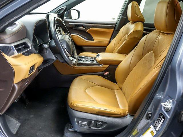 used 2022 Toyota Highlander car, priced at $37,264