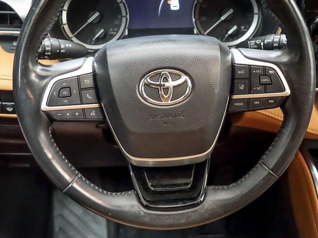 used 2022 Toyota Highlander car, priced at $37,264
