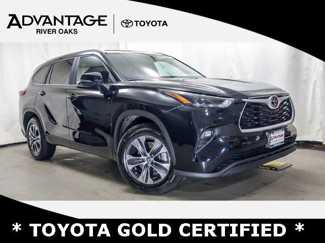 used 2023 Toyota Highlander car, priced at $38,149