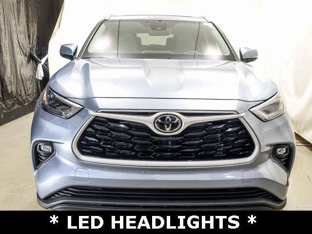 used 2022 Toyota Highlander car, priced at $36,473