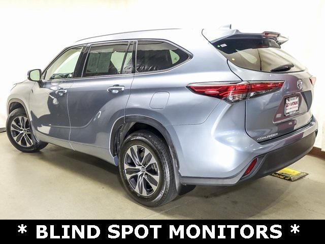 used 2022 Toyota Highlander car, priced at $36,473